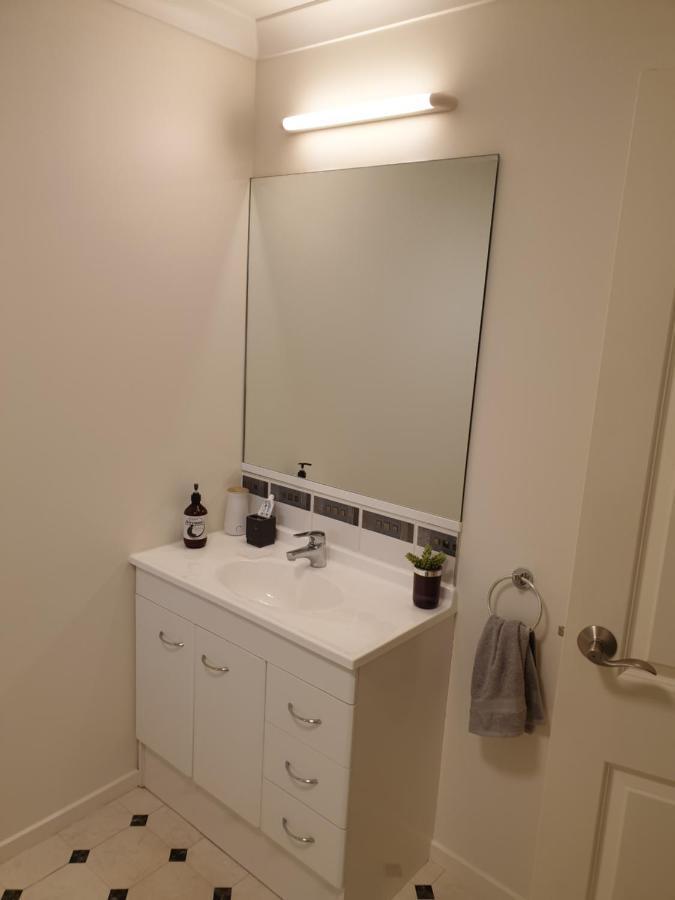 Stay In Valley Lower Hutt Ngoại thất bức ảnh
