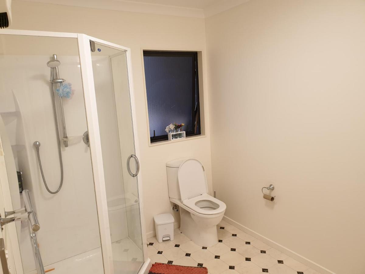Stay In Valley Lower Hutt Ngoại thất bức ảnh